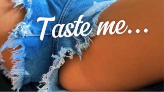 J’adore quand tu me manges. Lèche-moi encore, s’il te plait. Clito humide