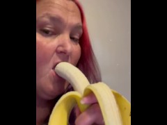 How do you eat your bananas?