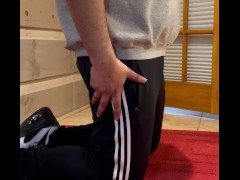 Self ballbusting video 1 - Screenshot 1 of 16 - Solo