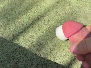 Писает и кончает