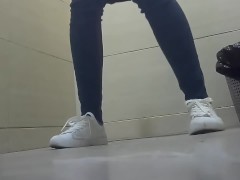 The ultimate squat pee in different circumstances