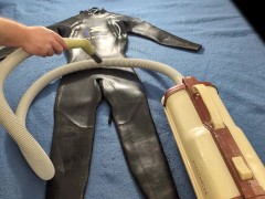 [REQ] Vacuuming Girlfriend's Wetsuit with Electrolux Vacuum Cleaner