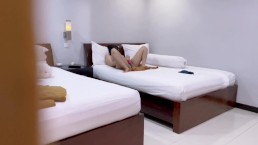 Tante kepergok tetangga lagi masturbasi malah di ajak ngentot