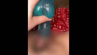 J’adore éjaculer sur mon gode