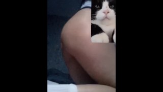 Te calientas viendo como me agarro el coño