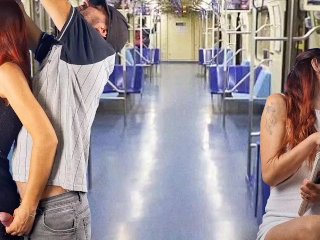 Boquete no ônibus em público!