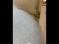 فتاة جمالية فاخرة - حمام ومنتجع فاخر 7 نجوم - استمناء وتأوه مراهقات - عارضة أزياء شابة سعودية جميلة - Screenshot 7 of 16 - United States