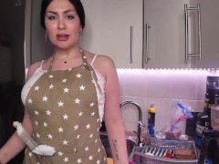 ميرا نوري خادمه عند شاب طالب جامعه وناك طيزي وكسب - Screenshot 1 of 16 - Mia Khalifa