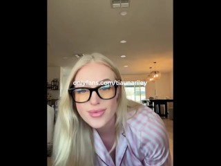 Young Gym Girl Live Pussy Peek