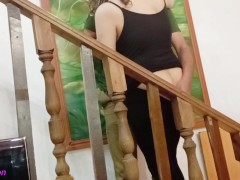 سکس ایرانی خفن تو پله ها. نزاشت بریم تو اطاق - Screenshot 6 of 16 - Irani