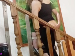 سکس ایرانی خفن تو پله ها. نزاشت بریم تو اطاق - Screenshot 7 of 16 - Iranian Sex