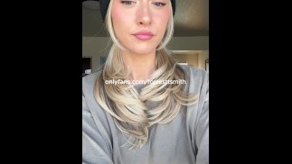 TikTok Girl Unintentional Pussy Slip Live