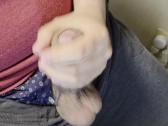 包茎チンポの勃起からオナニー、射精迄 - Screenshot 11 of 16 - 日本人