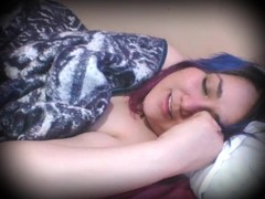 Shy Chubby Girlfriend Masturbating under the covers - Screenshot 6 of 16 - Under Blanket