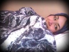 Shy Chubby Girlfriend Masturbating under the covers - Screenshot 8 of 16 - Beautiful Agony