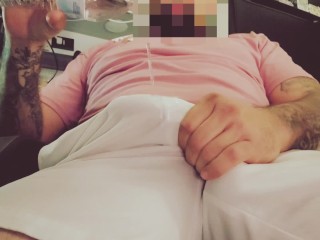 Конкурс мокрых шорт Jerk2porn с весельем с кримпаем
