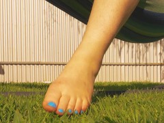 FREE PREVIEW - Foot Worship MILF Summer Hammock Time with Rem Sequence - Screenshot 13 of 16 - Big Feet