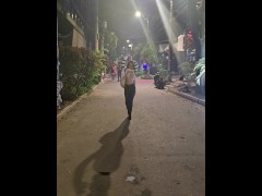 Enseño mis tetas en las calles de medellin, un adentanto de mis vacaciones