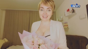 Я решила трахнуть свою бывшую учительницу спустя много лет. Моя давняя мечта оказалась такой сладкой