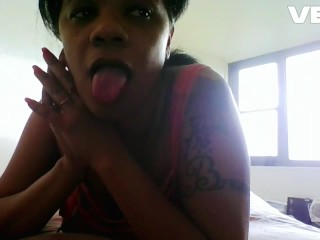 GROSSE TITTEN EBENHOLZ COSPLAY PFIRSICH KLEID GROSSE BRUSTWARZEN BRAUN EXOTISCH GEBEN BBC EINEN BLOWJOB