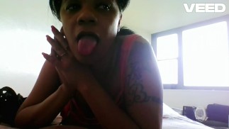 GROSSE TITTEN EBENHOLZ COSPLAY PFIRSICH KLEID GROSSE BRUSTWARZEN BRAUN EXOTISCH GEBEN BBC EINEN BLOWJOB