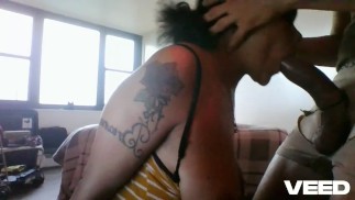 ЖЕНА ДЕЛАЕТ ХАРДКОРНЫЙ МИНЕТ КУКОЛДУ BBC НА ДОМАШНЕЙ ОРГИИ