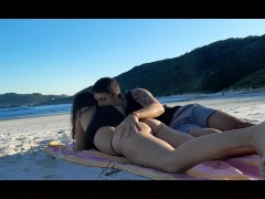 Pareja HOT en la playa