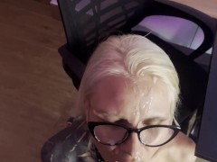 Трахнул Секретаршу после работы и кончил ей на лицо - Screenshot 15 of 16 - Small Tits