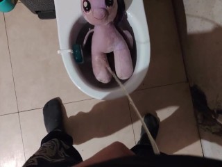 I'm Stroking my Friend's Key