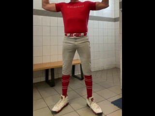 Buff DILFJockDad87 Randen in De Kleedkamer in Honkbalkleding