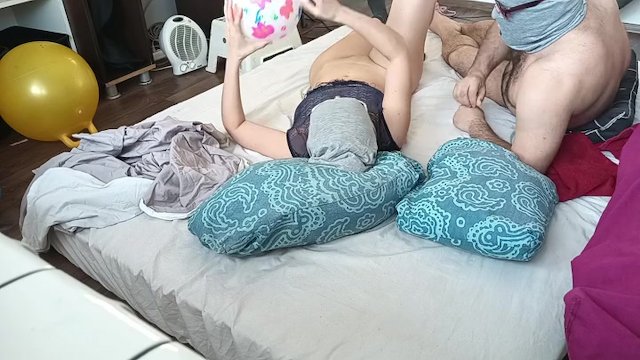 Quente amador casal preliminares, esposa buceta peluda, bunda grande.