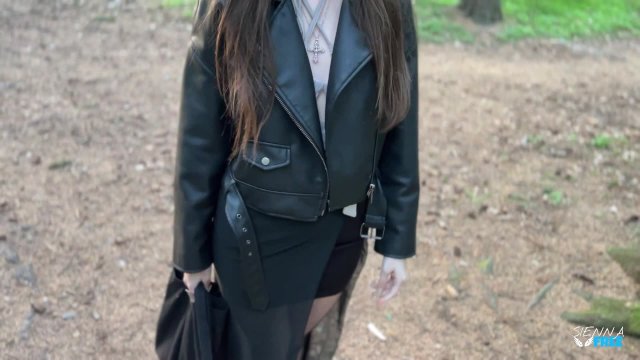 думал СНЯЛ телку в парке, а оказался В СПИСКЕ её ебланов на вечер