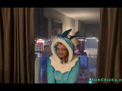 Leda loves to play in blue thick slime 1/16