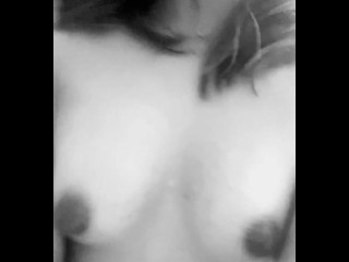 mexicana de 18 con pequeñas tetas babeadas