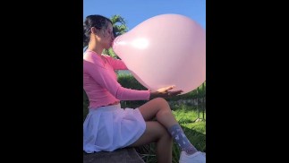 Mélange de ballons gonflables à l’extérieur (vidéo complète sur C4S / MV / OF / Membersite)