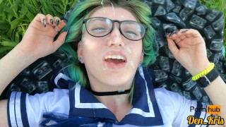 симпатичная школьница в очках любит секс после школы