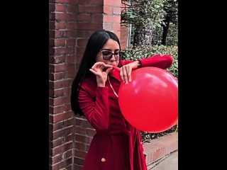 Прогулка и игра на воздушном шаре на Хэллоуин (полное видео на C4S/MV/OF/Membersite)