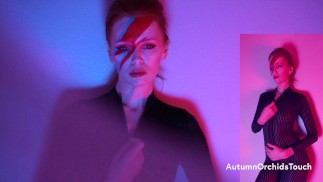 Косплей David Bowie с трахом дилдо Eros Foundry и оргазмами от вибратора Hitachi...