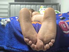 Long toes and bare feet big ass - foot worship, foot teasing, barefoot, soles, toes close up