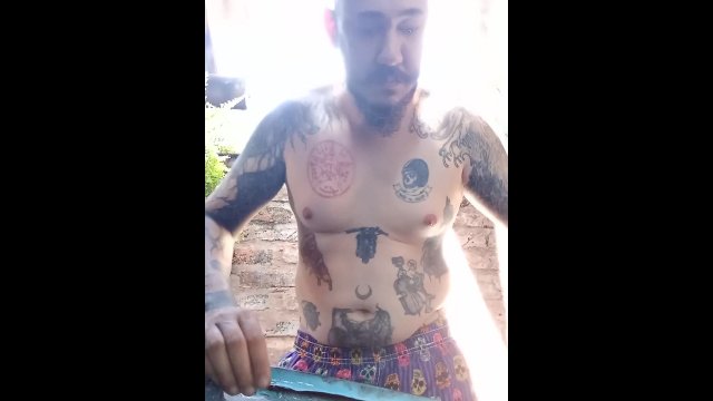 Metiendo mano
