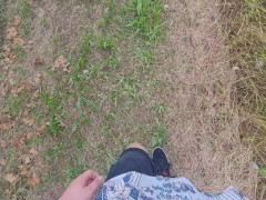 森の中で全裸でカントンに苦しんでる😭 - Screenshot 1 of 16 - Pee