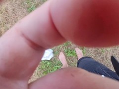 森の中で全裸でカントンに苦しんでる😭