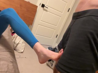 He Couldn’t Handle her Foot Teasing… FOUR Huge Cumshots followed 💥 Full Video on Profile