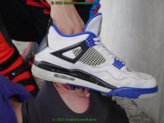 slave cleans my fox boots while sitting on my bike