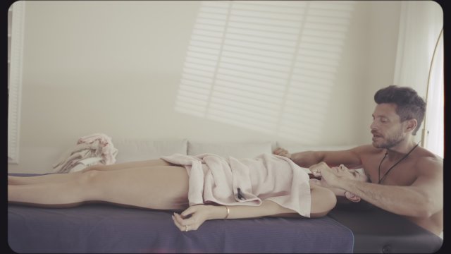 The session with the masseur didn’t go to waste. He oil inside me with his cock