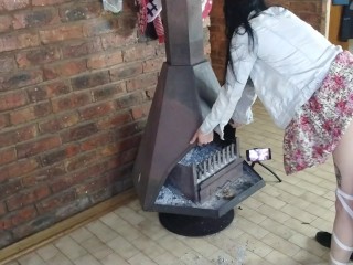 Хорошо провести время у камина.