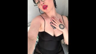 Un enseignant sensuel est prêt pour les activités parascolaires!