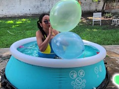 Marianna blows to pop balloons filled with balloons (full video on C4S / MV / OF / Membersite)