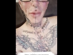 Tongue Split Smoking