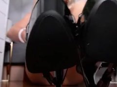 Giantess heels : FOOTBADDIEFETISH . COM - Screenshot 8 of 16 - Bdsm